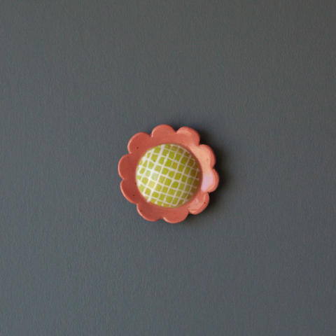 2" Wallflower