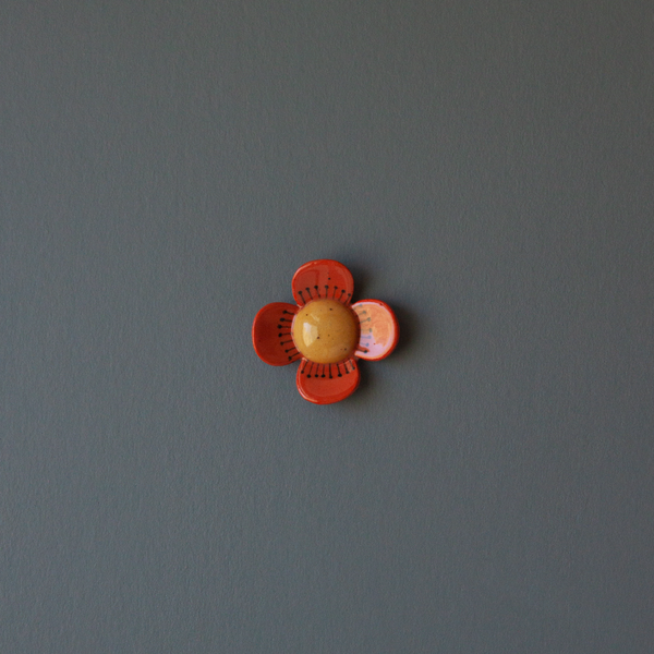 2" Wallflower