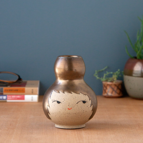 Buddy Vase - Coy