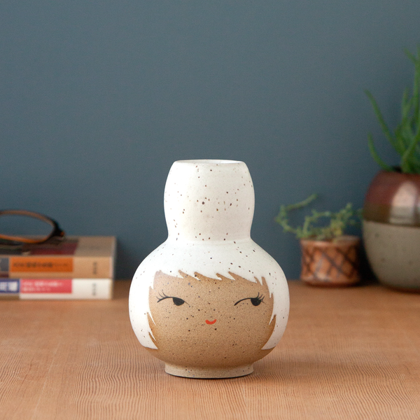 Buddy Vase - Coy