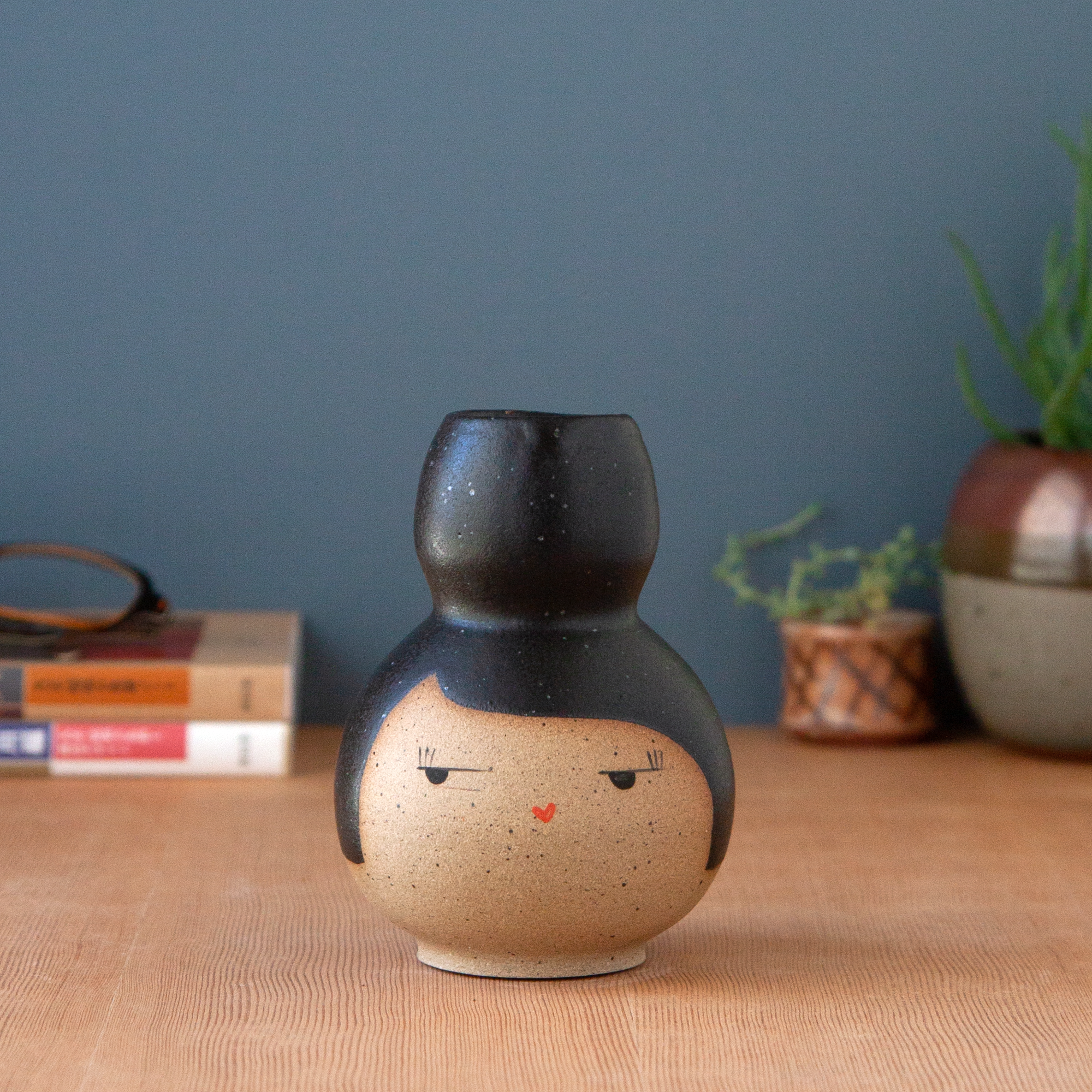 Buddy Vase - Side-Eye