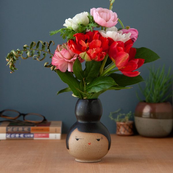 Buddy Vase - Side-Eye