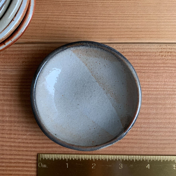 Shino Trinket Dish with Single Seigaiha Wave