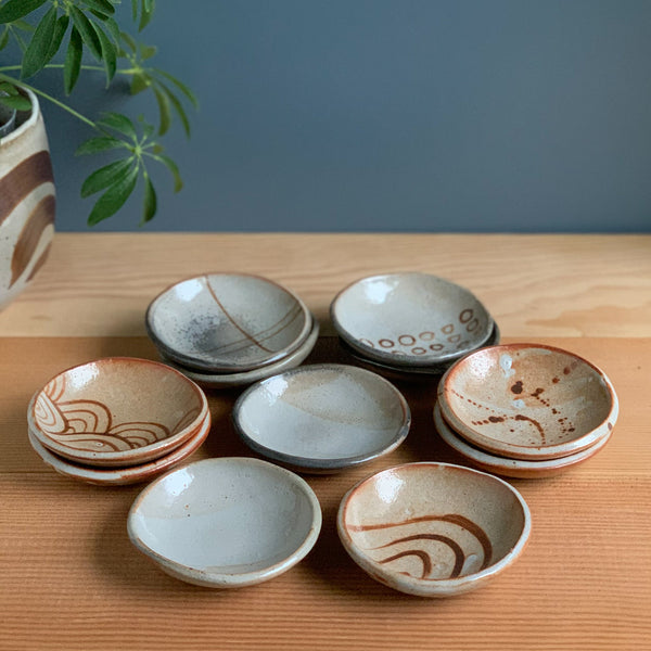 Shino Trinket Dish with Single Seigaiha Wave