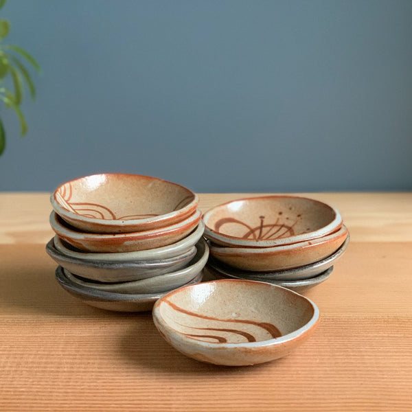 Shino Trinket Dish with Single Seigaiha Wave