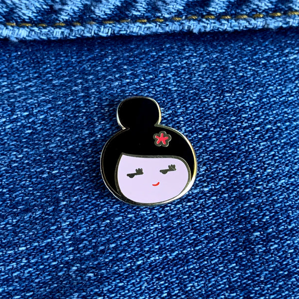 Side-Eye Enamel Pin